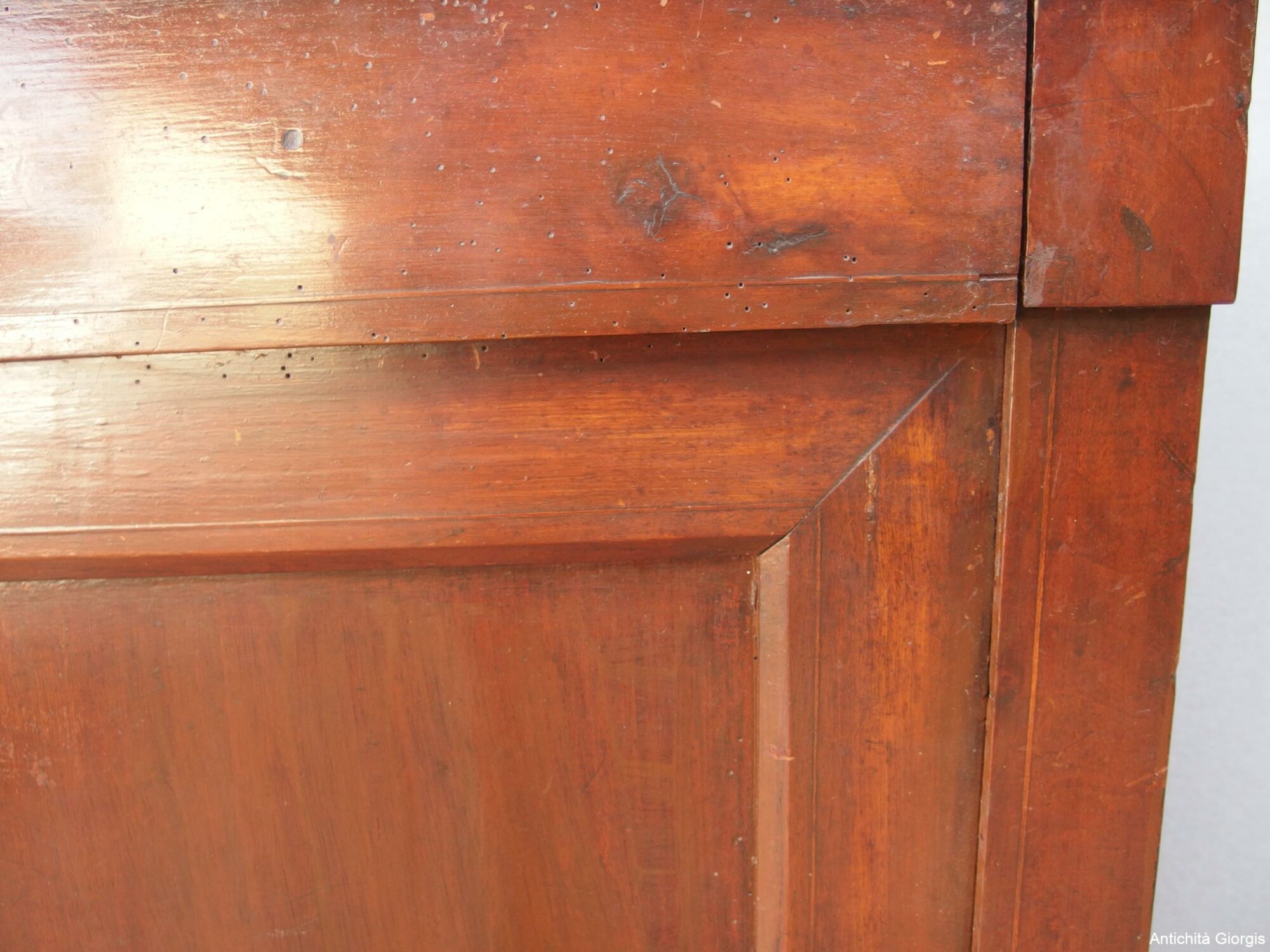 CREDENZA IN NOCE A DUE PORTE E UN CASSETTO EPOCA 800 - immagine 3