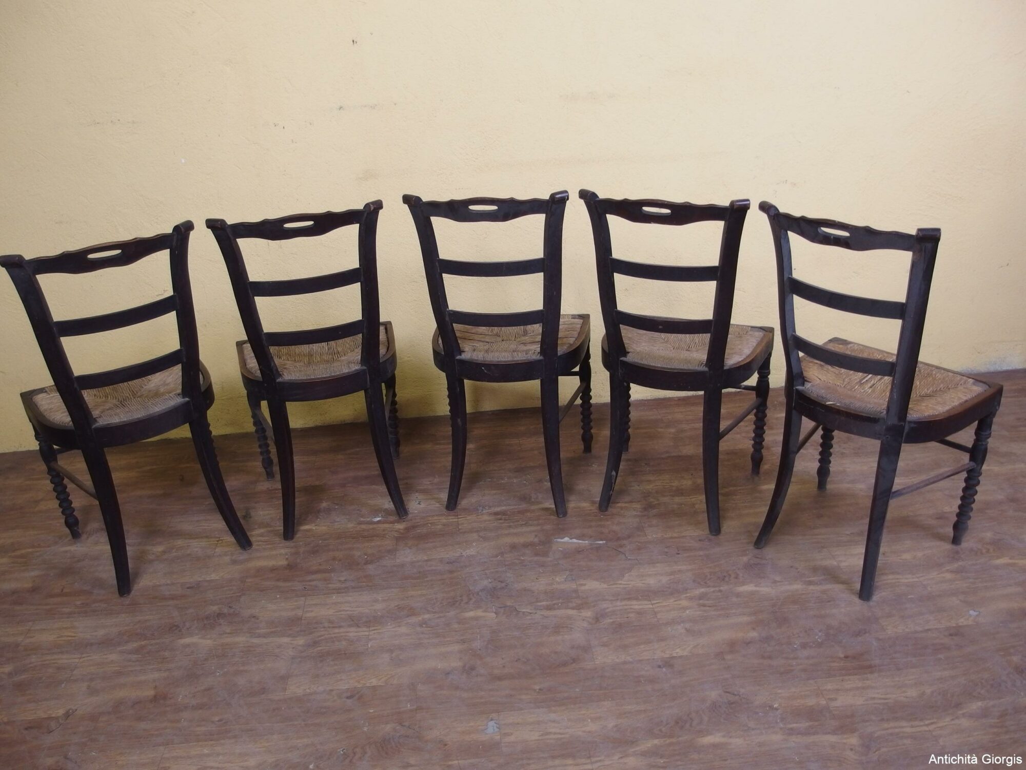 N. 5 SEDIE CAMPAGNOLE IN NOCE PIEMONTESI - immagine 6