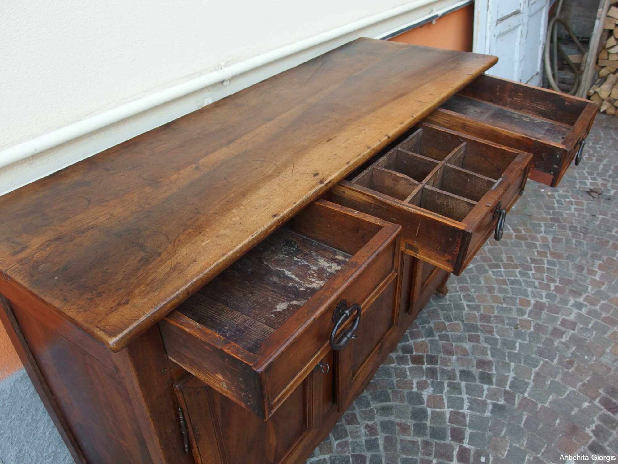 CREDENZA IN NOCE A TRE PORTE EPOCA PRIMI 800 - immagine 9