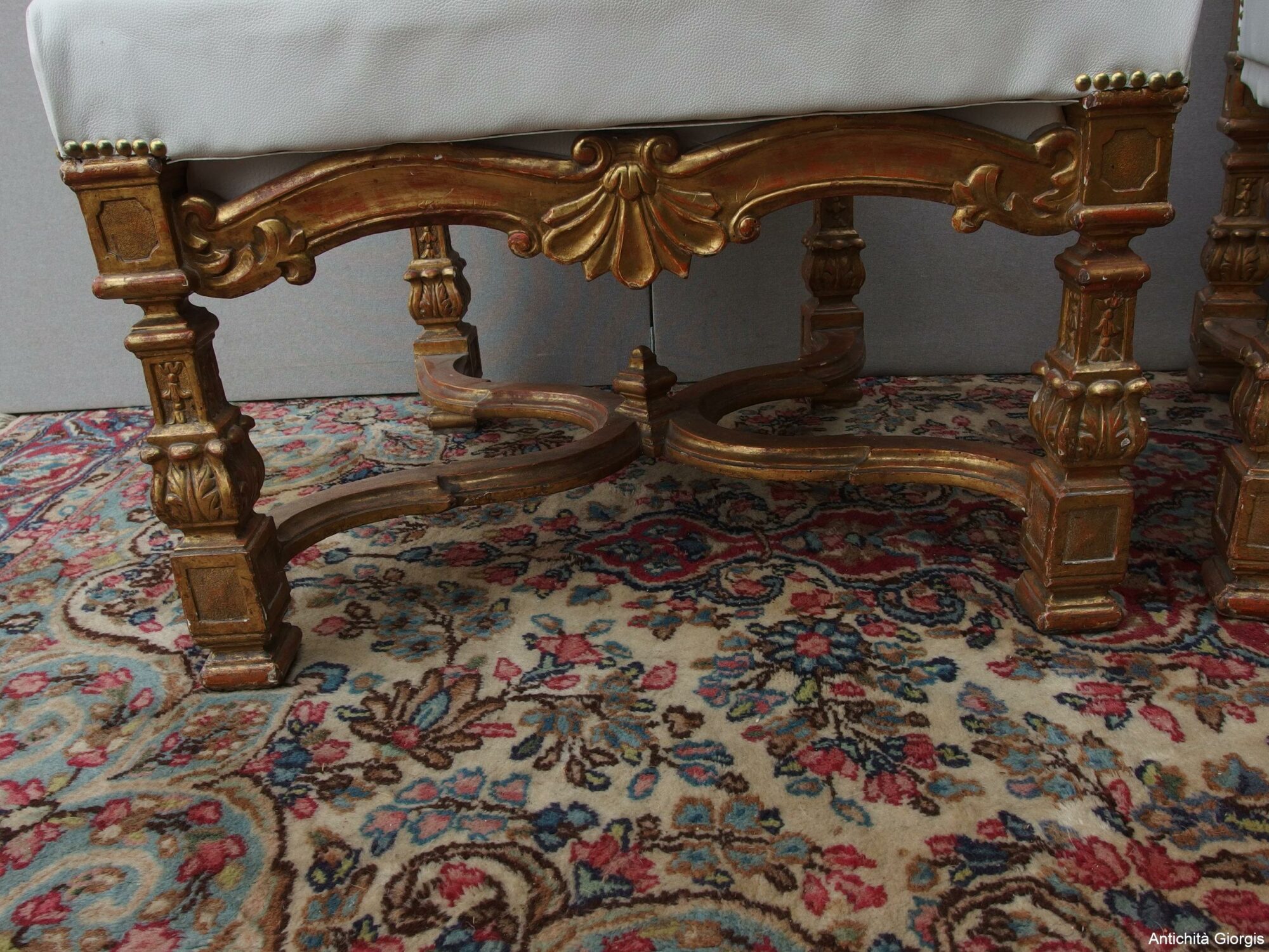COPPIA DI POLTRONE DORATE STILE LUIGI XV EPOCA 700 FRANCIA - immagine 7