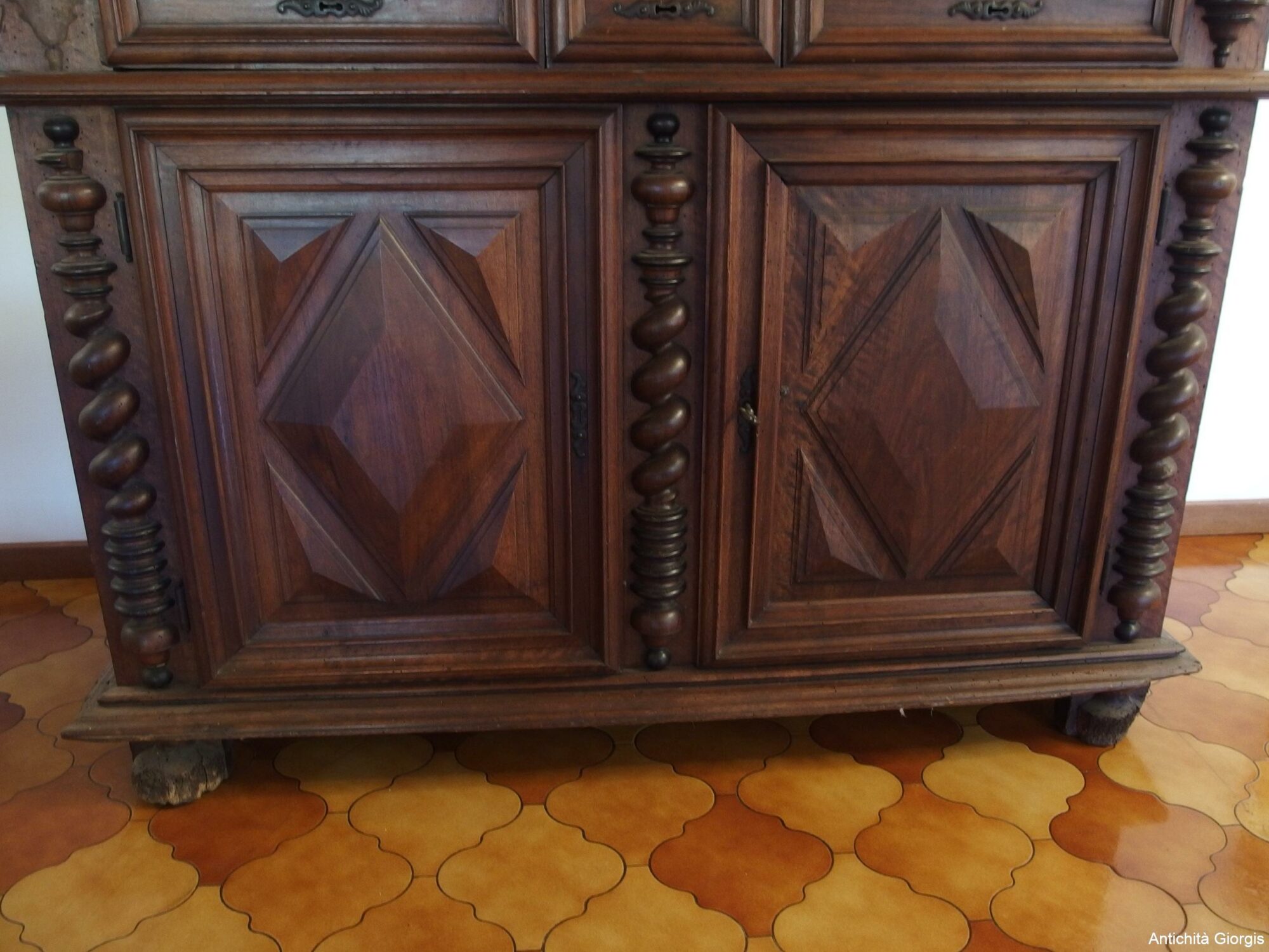 DOPPIO CORPO IN NOCE MASSELLO A 4 PORTE  EPOCA PRIMI 700 - immagine 11