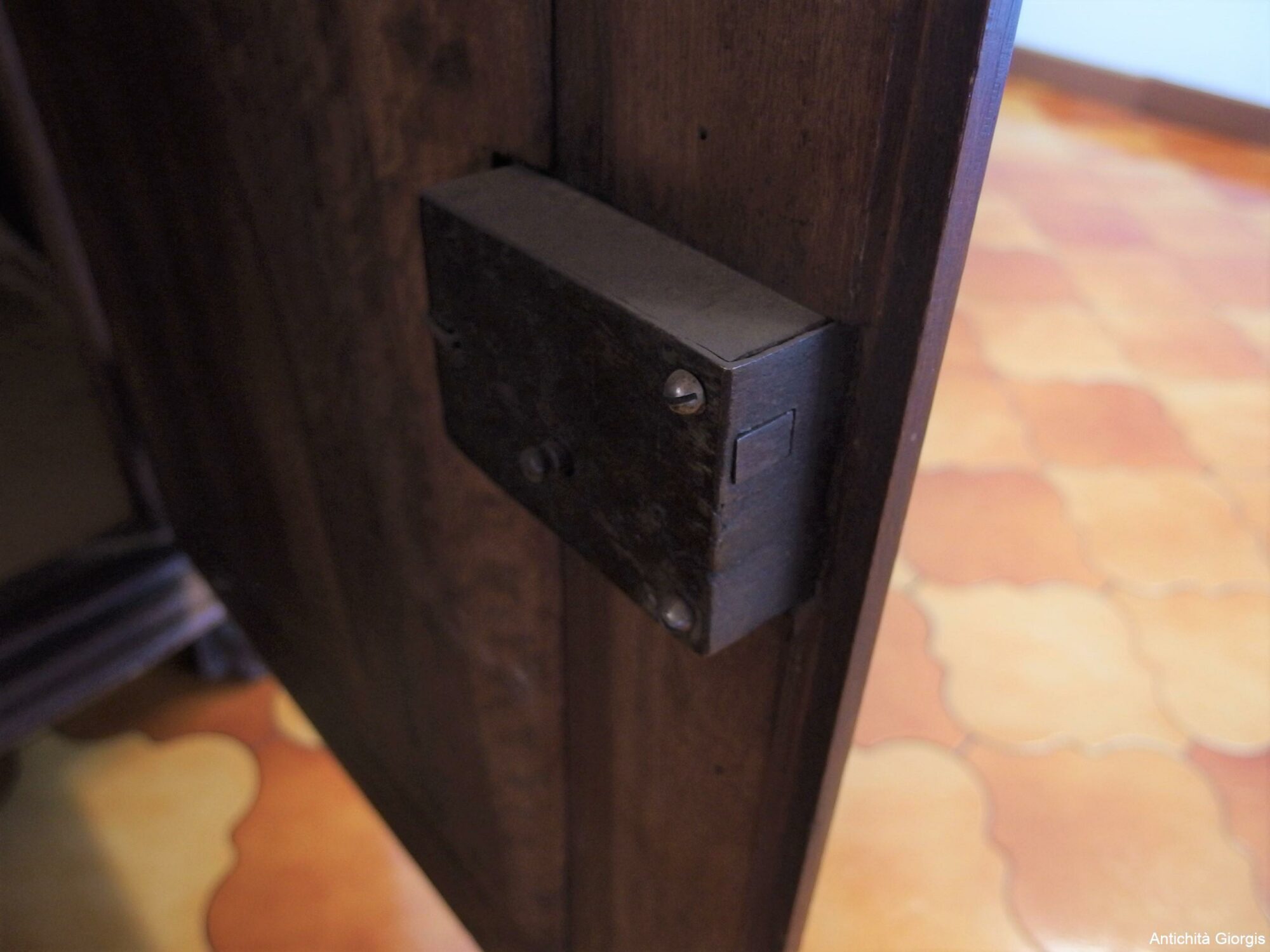 DOPPIO CORPO IN NOCE MASSELLO A 4 PORTE  EPOCA PRIMI 700 - immagine 14