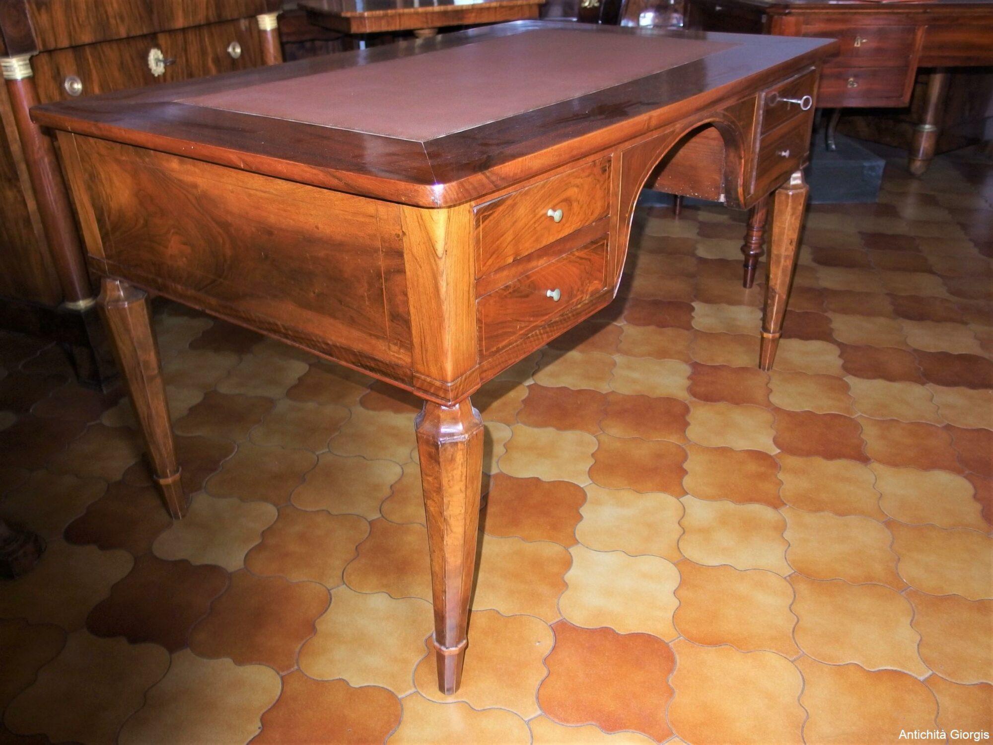 SCRIVANIA DA CENTRO IN RADICA DI NOCE STILE LUIGI XVI 800 - immagine 9