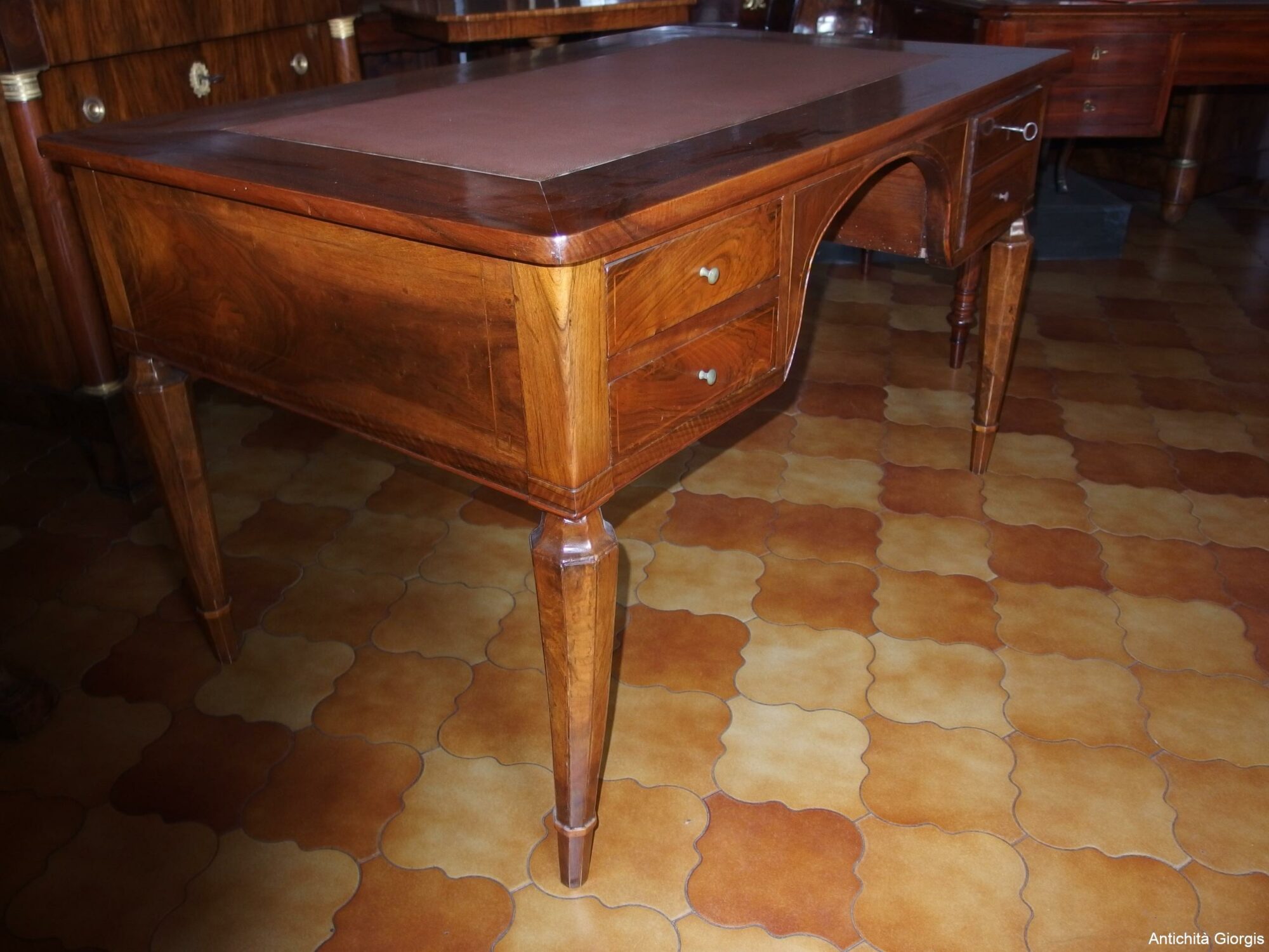 SCRIVANIA DA CENTRO IN RADICA DI NOCE STILE LUIGI XVI 800 - immagine 10