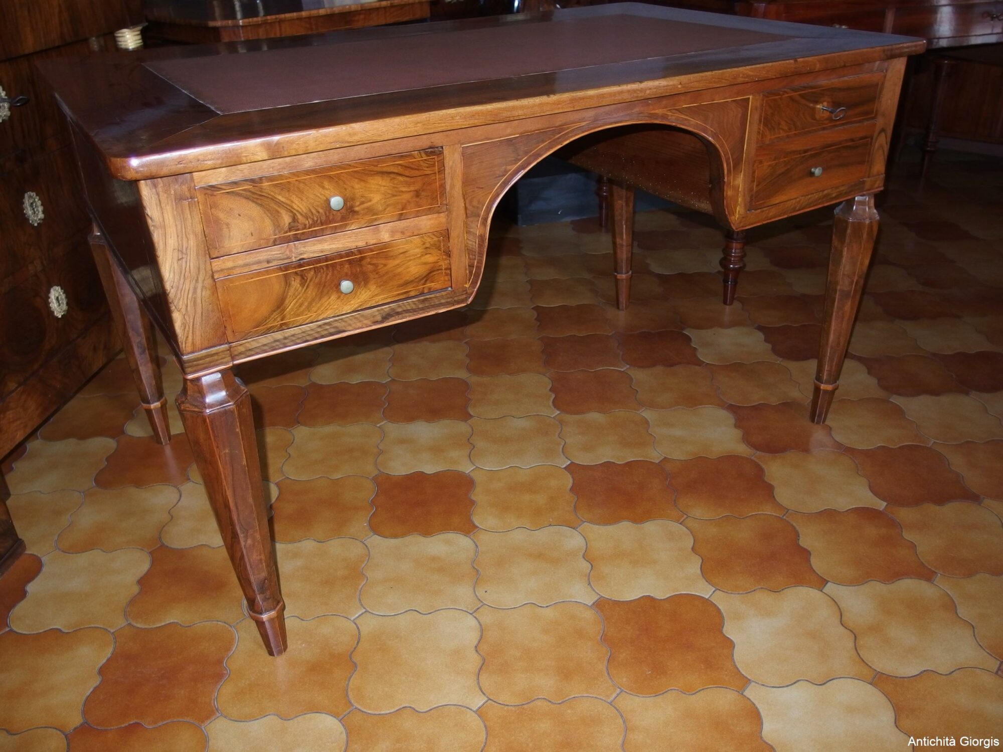 SCRIVANIA DA CENTRO IN RADICA DI NOCE STILE LUIGI XVI 800 - immagine 5