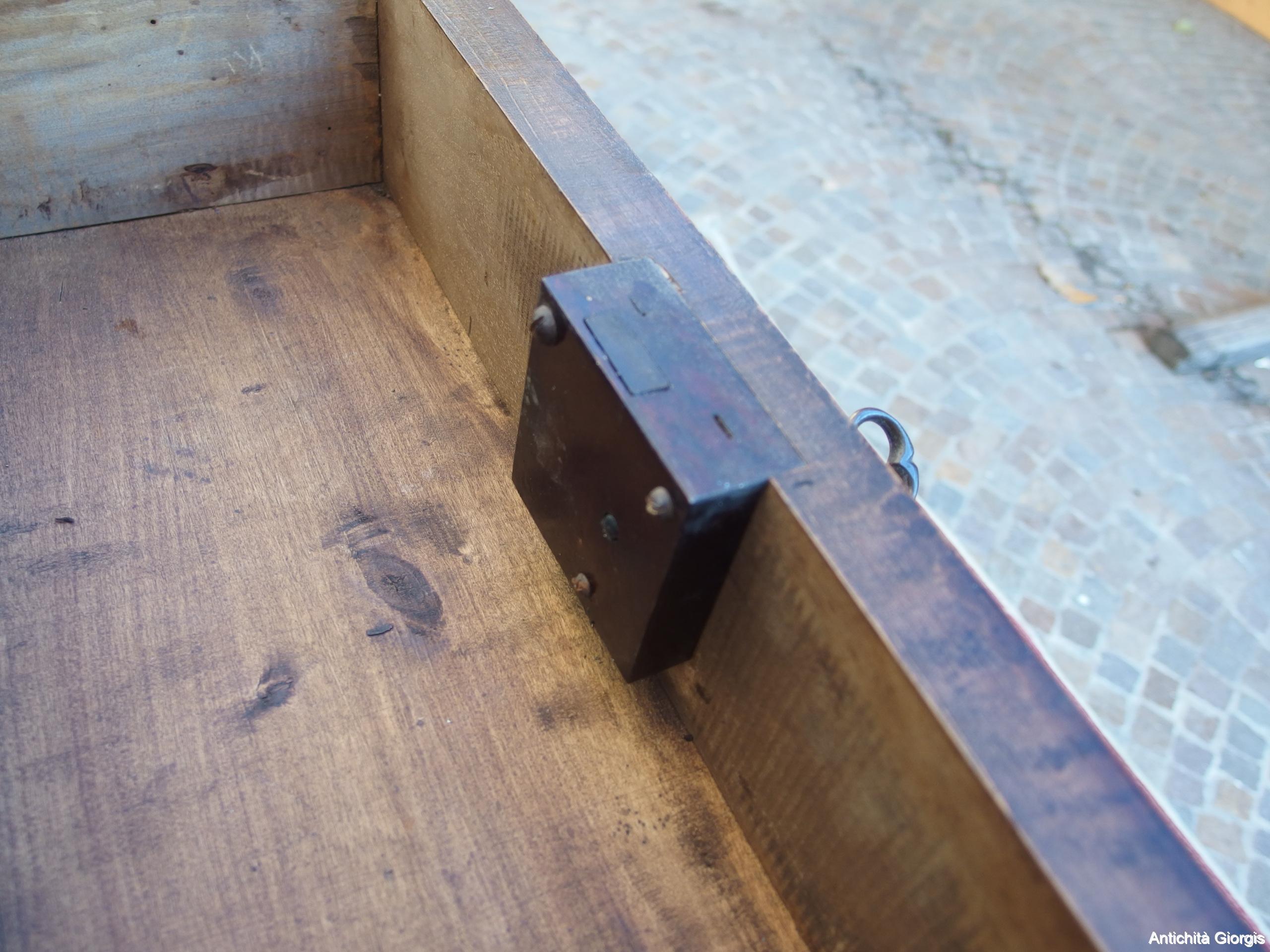 CREDENZA CAPUCCINA IN NOCE A DUE PORTE EPOCA 800 RESTAURATA - immagine 6