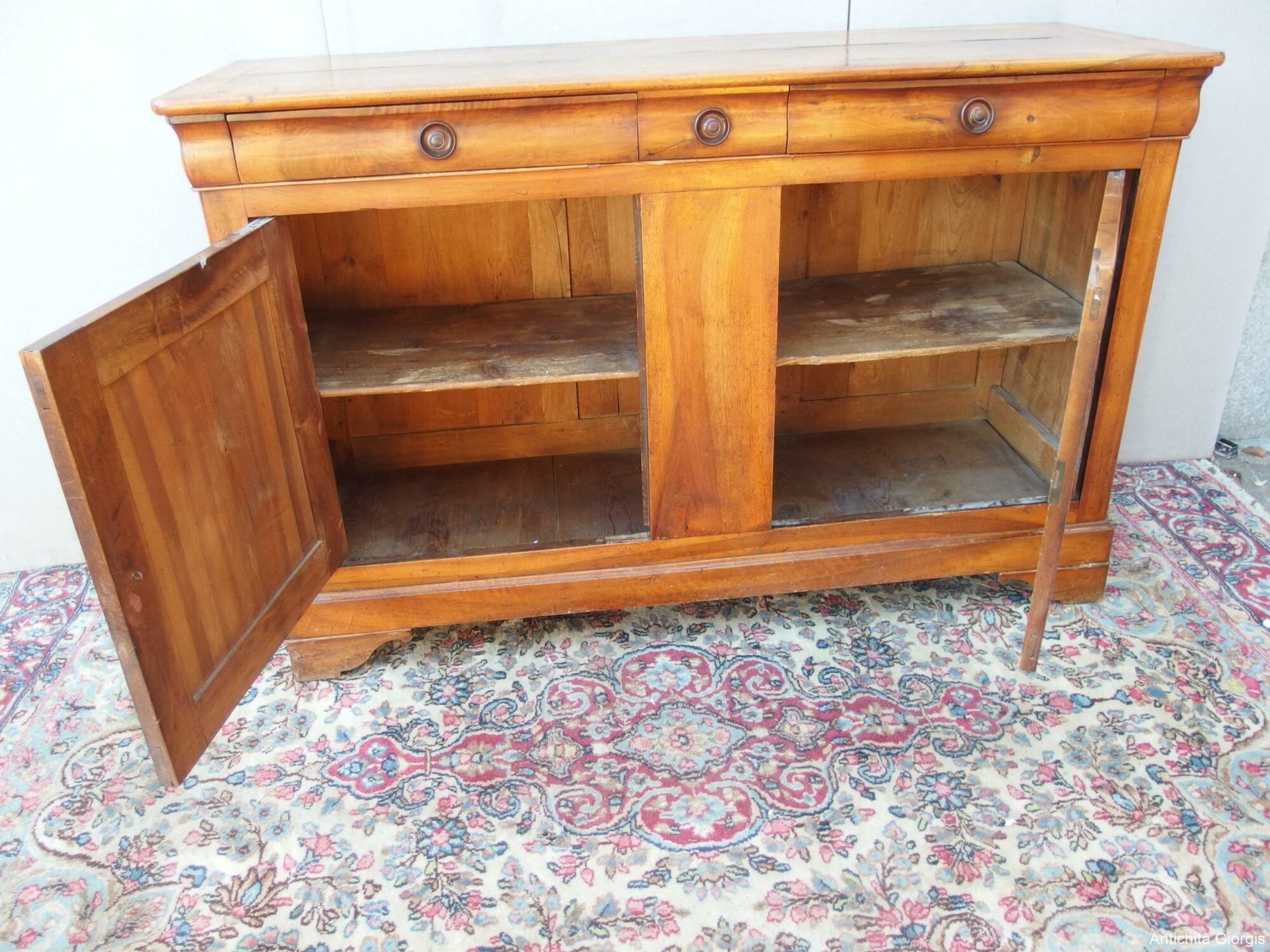 CREDENZA CAPUCCINO A DUE PORTE E TRE CASSETTI IN NOCE FRANCIA - immagine 11