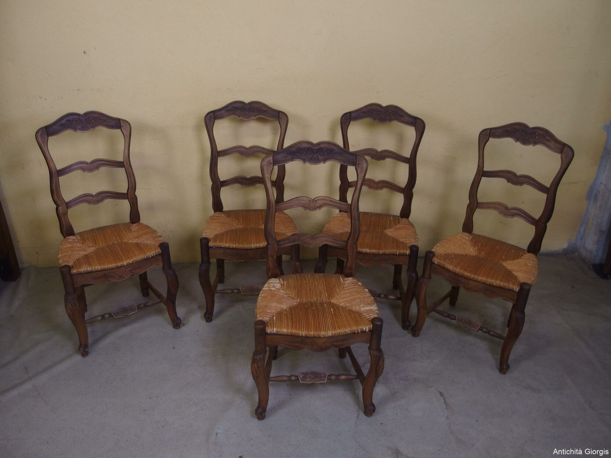 N. 5 SEDIE IMPAGLIATE STILE PROVENZALE - immagine 3