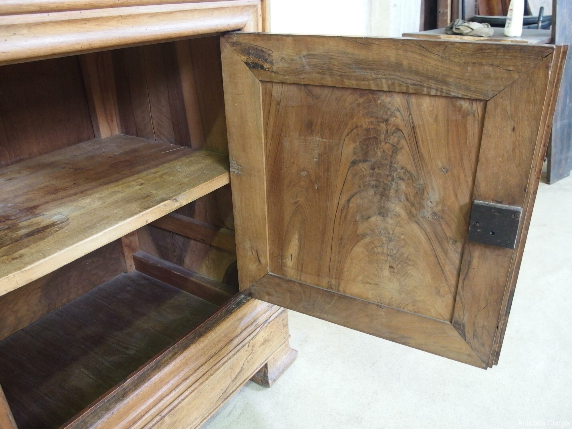 CREDENZA CAPPUCCINO A DUE PORTE E UN CASSETTO - immagine 8