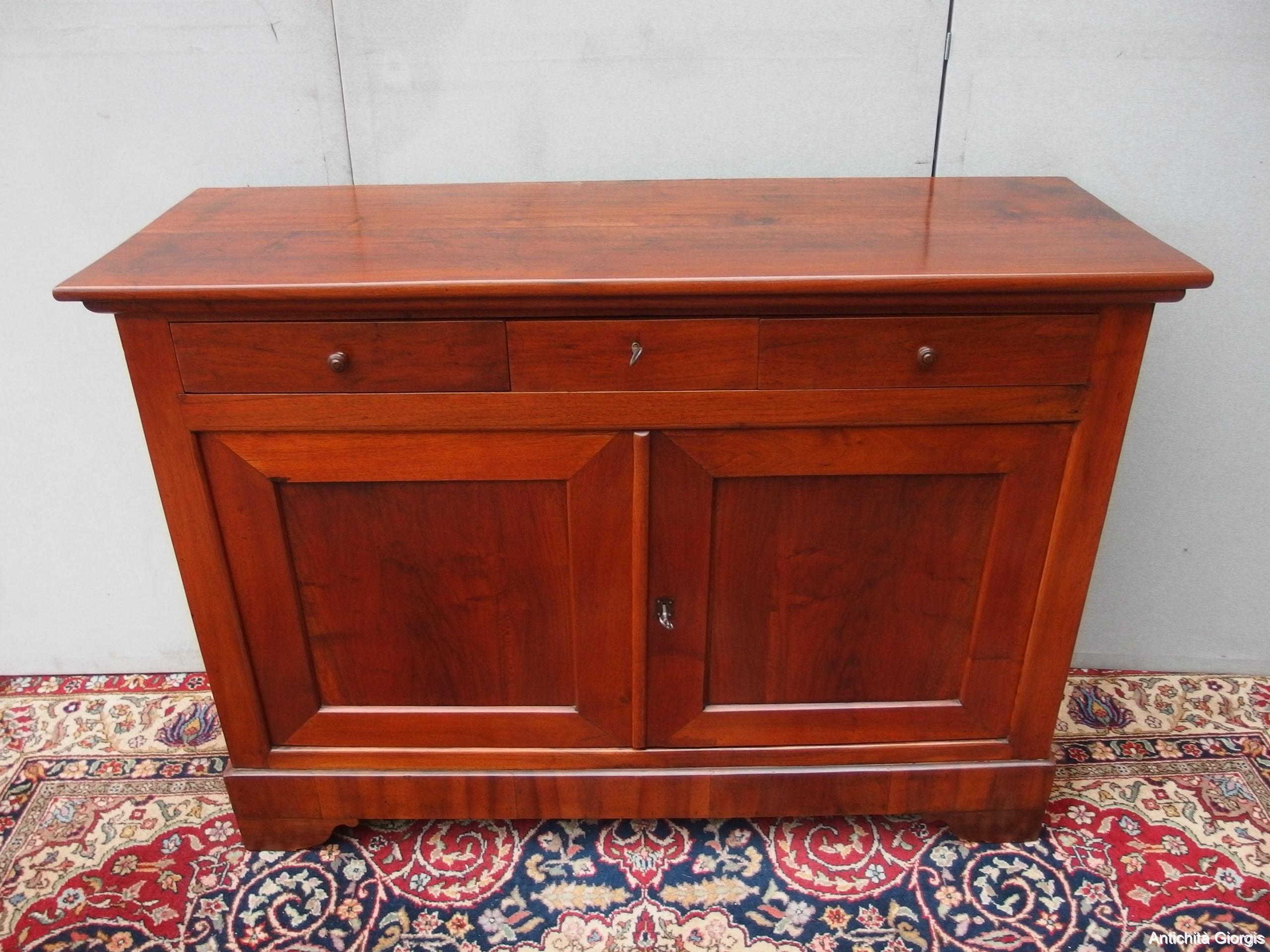 CREDENZA IN NOCE A TRE CASSETTI E DUE PORTE EPOCA 800 RESTAURATA - immagine 3