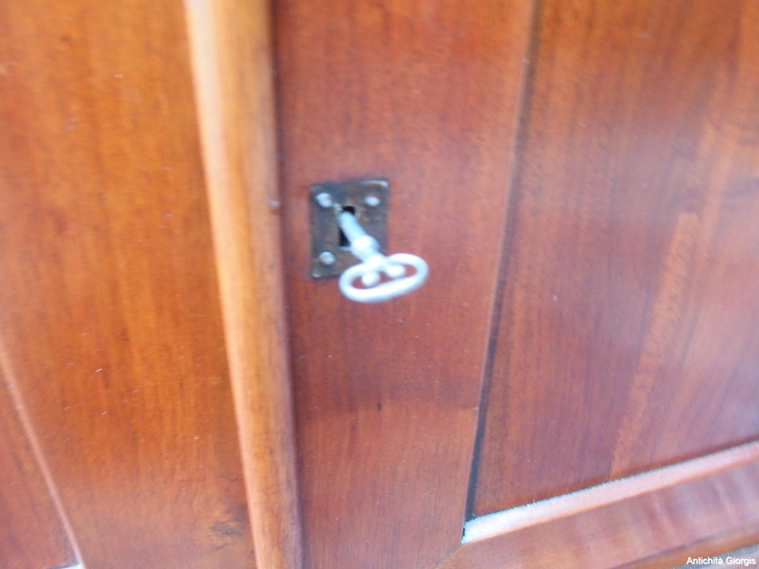 CREDENZA IN NOCE A TRE CASSETTI E DUE PORTE EPOCA 800 RESTAURATA - immagine 15