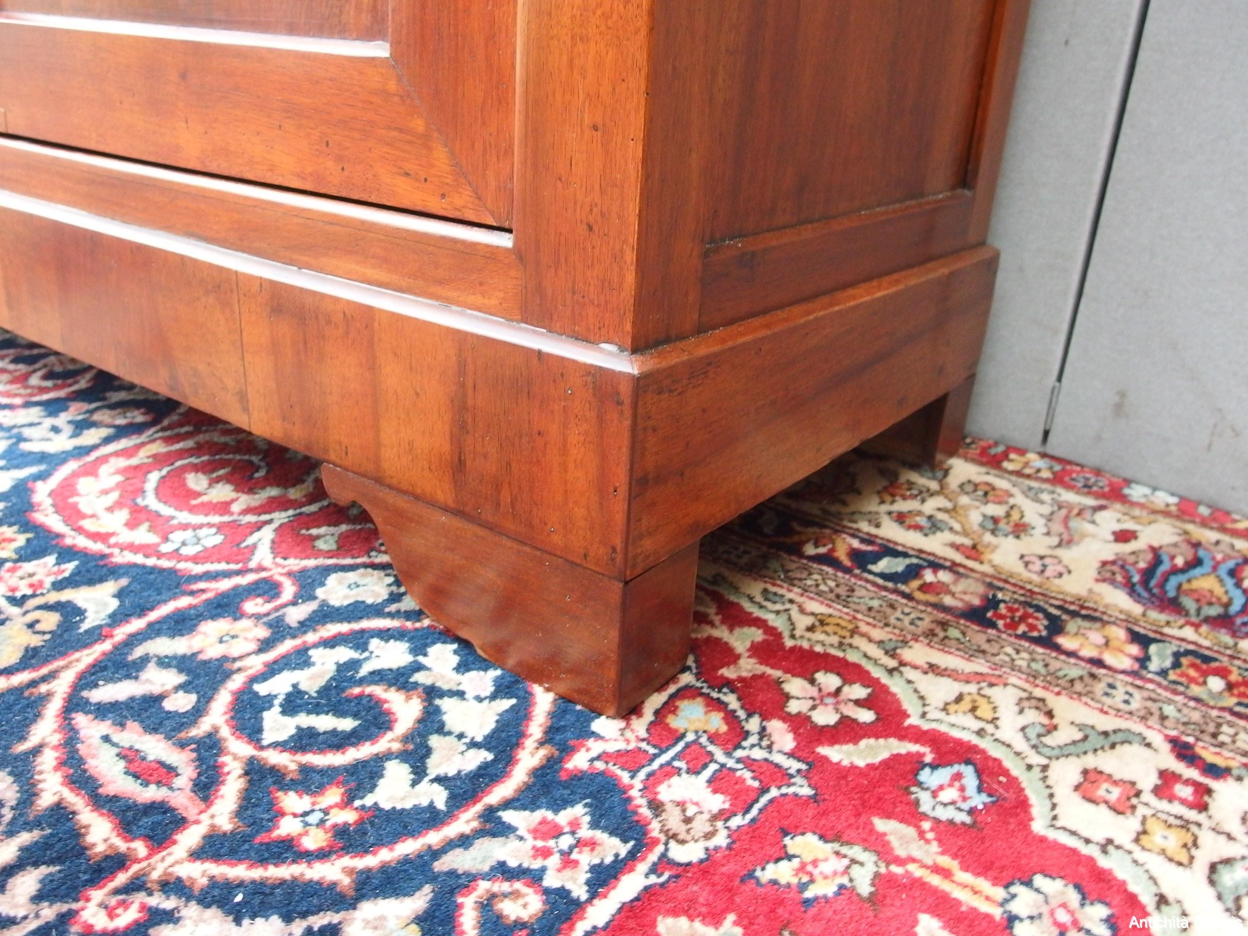 CREDENZA IN NOCE A TRE CASSETTI E DUE PORTE EPOCA 800 RESTAURATA - immagine 19