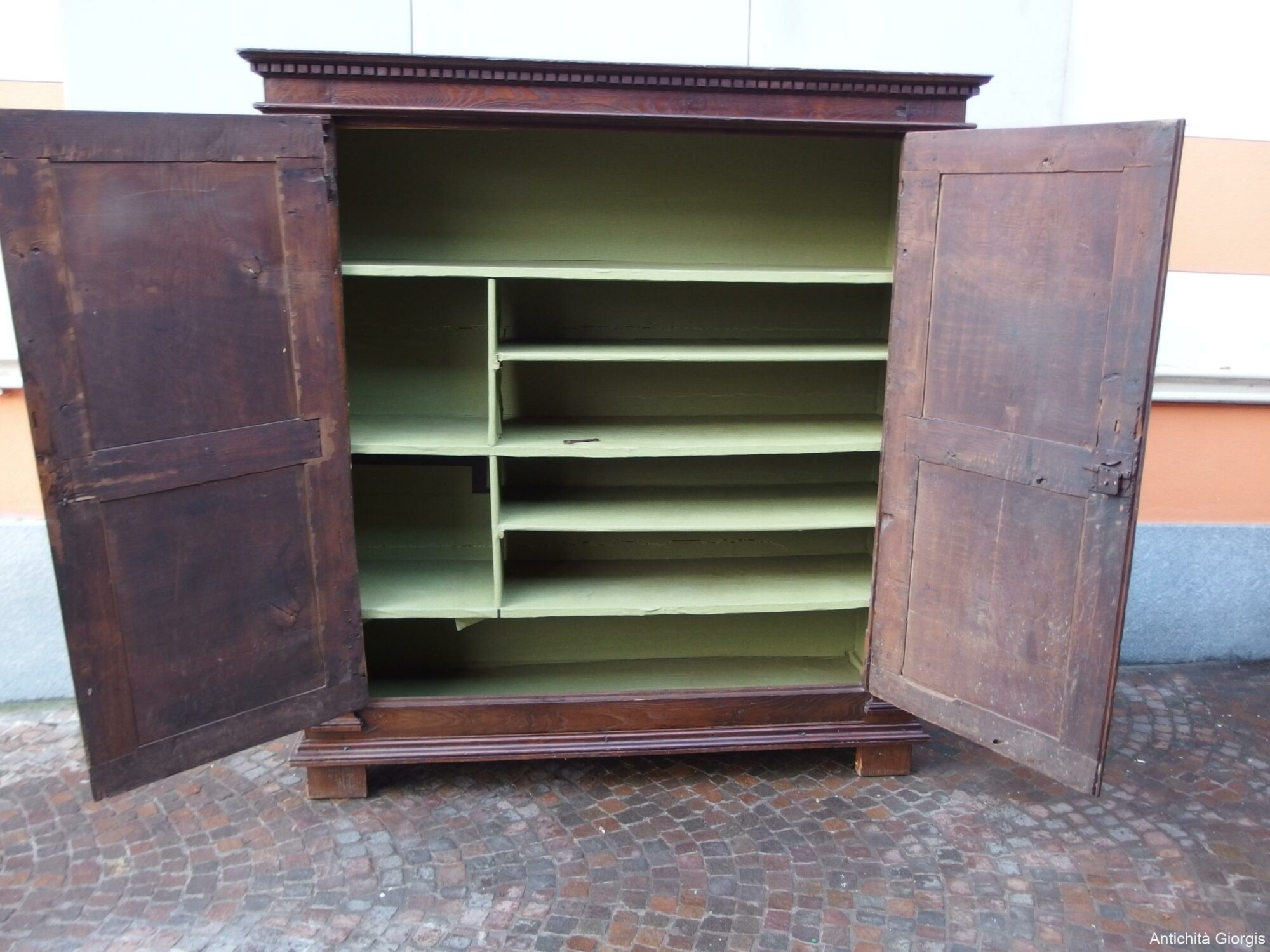 ARMADIO A DUE PORTE RUSTICO DA MONTAGNA EPOCA 700 - immagine 14