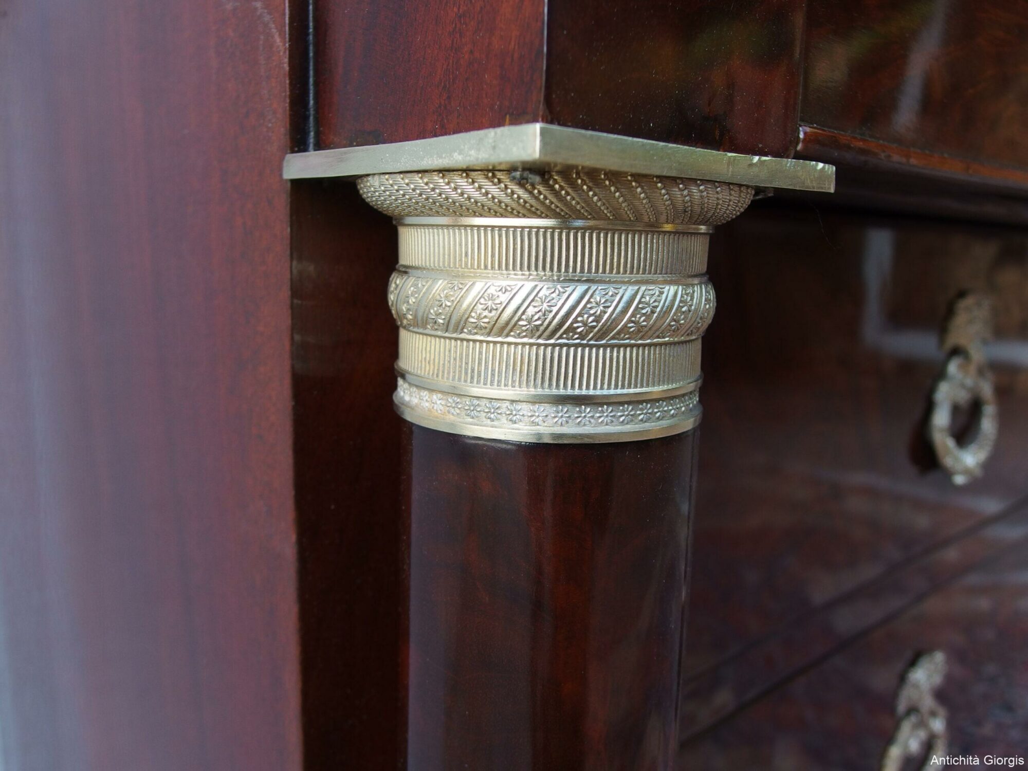 CASSETTONE STILE IMPERO IN PIUMA DI MOGANO RESTAURATO - immagine 6