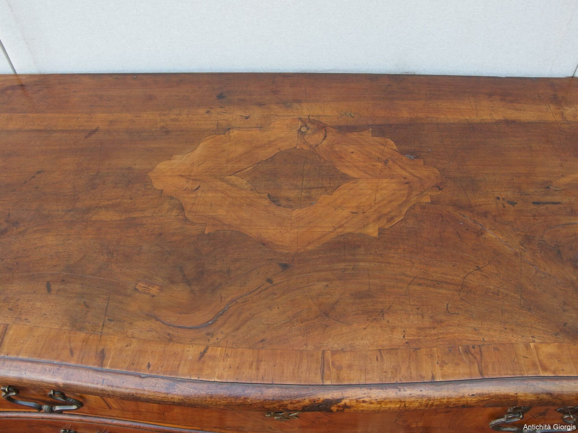 CASSETTONE PIEMONTESE IN NOCE A FORMELLE EPOCA 700 - immagine 6