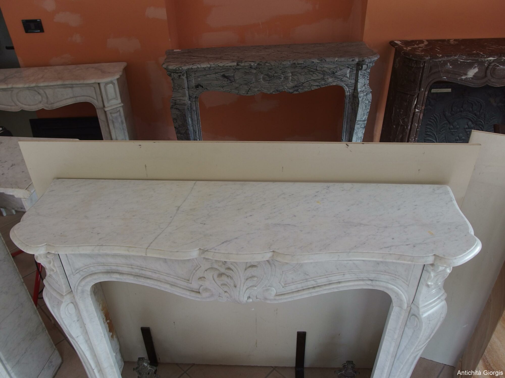 CAMINO IN MARMO BIANCO DI CARRARA STILE LUIGI XV EPOCA 800 FRANCIA - immagine 3