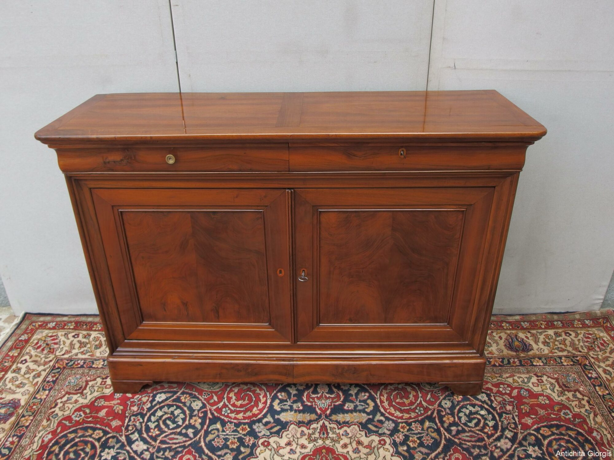 GRANDE CREDENZA A DUE PORTE IN NOCE CAPUCCINO RESTAURATA EPOCA 800 RESTAURATA - immagine 3