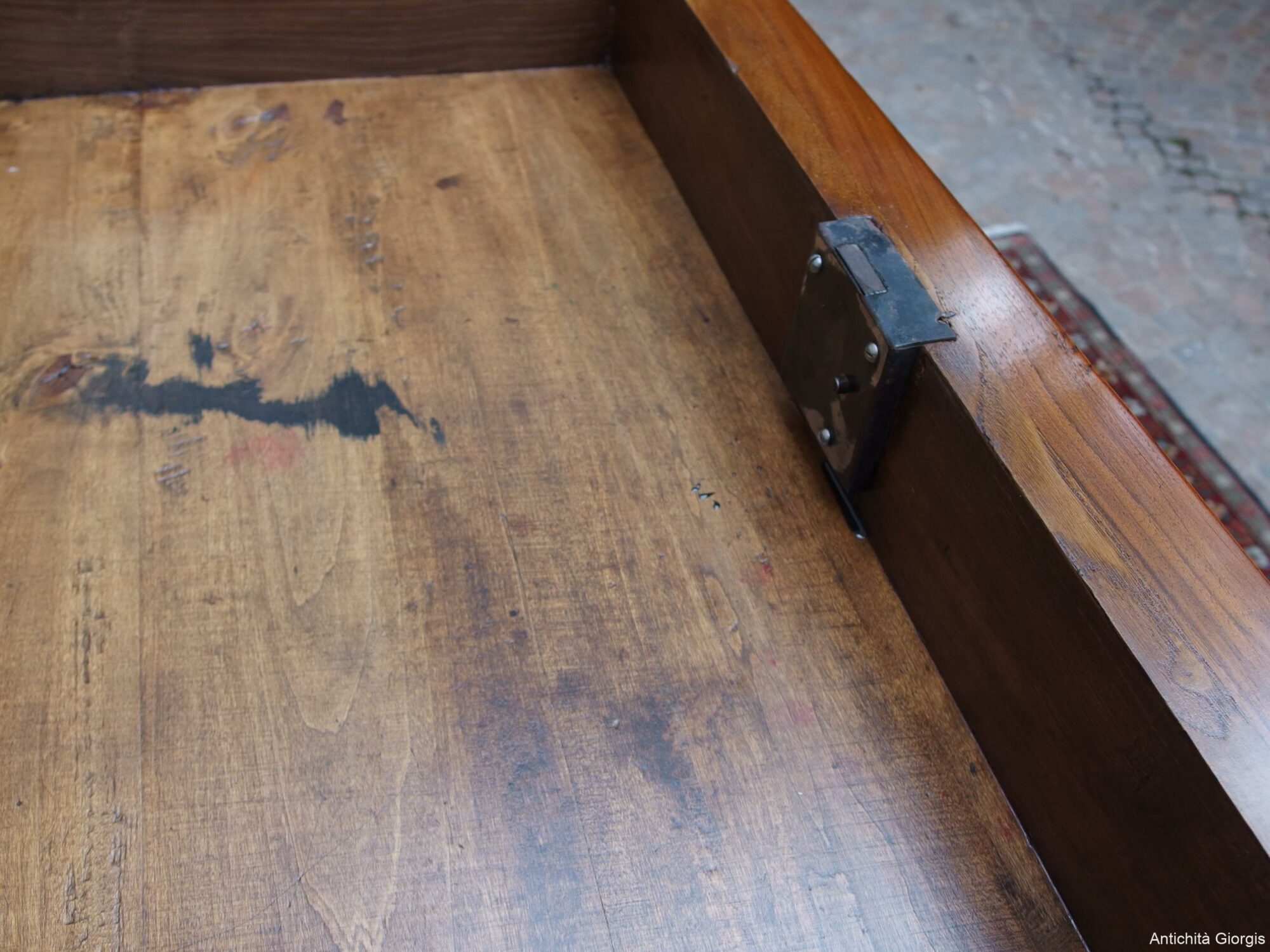 GRANDE CREDENZA A DUE PORTE IN NOCE CAPUCCINO RESTAURATA EPOCA 800 RESTAURATA - immagine 16