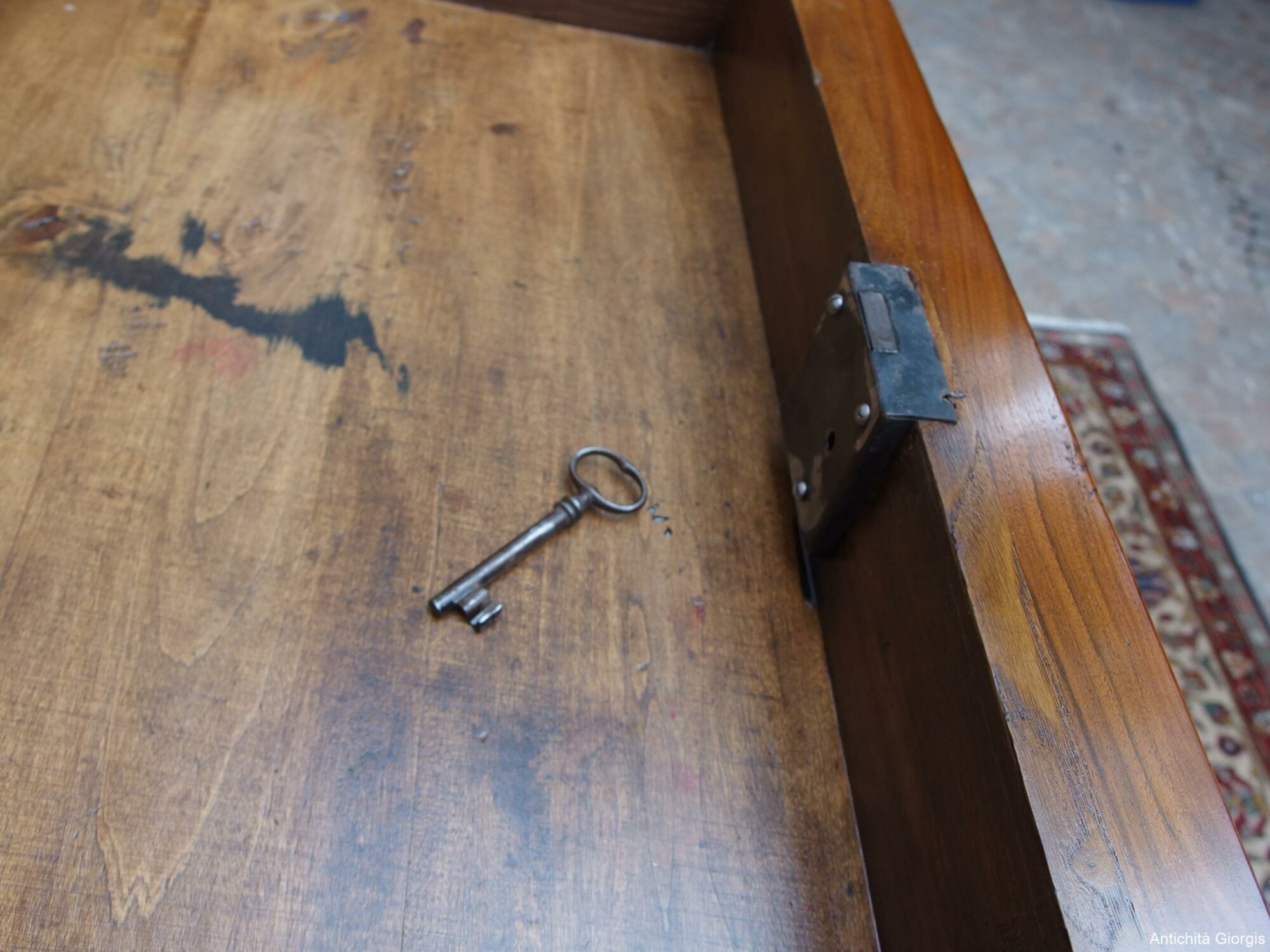 GRANDE CREDENZA A DUE PORTE IN NOCE CAPUCCINO RESTAURATA EPOCA 800 RESTAURATA - immagine 17