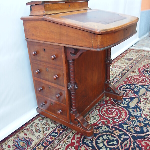 SCRITTOIO DAVENPORT IN NOCE CON FILETTI EPOCA 800