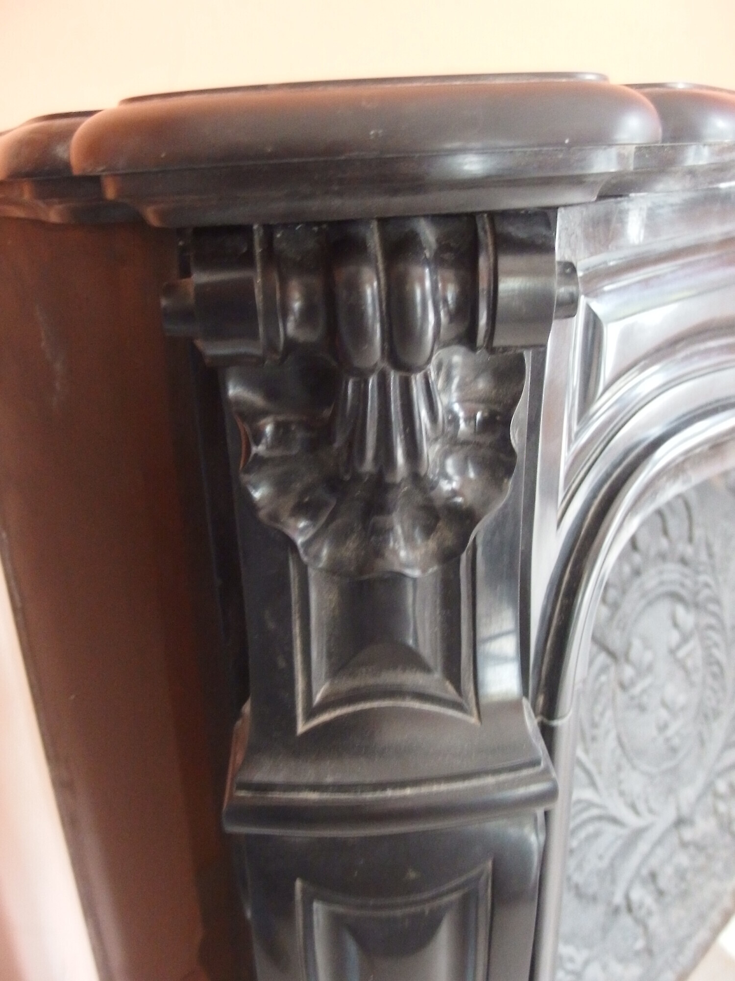 Camino in marmo nero stile Luigi xv Francia