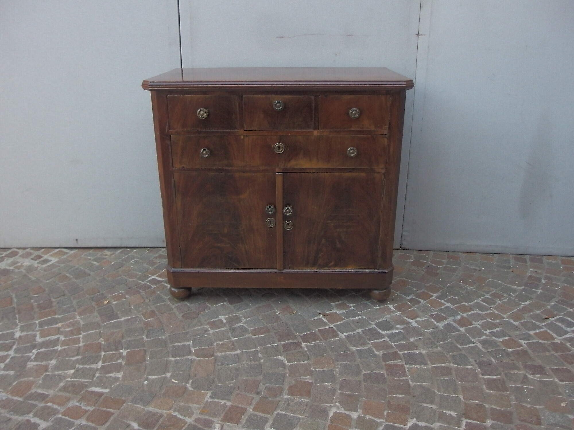 PICCOLO CREDENZINO A DUE PORTE