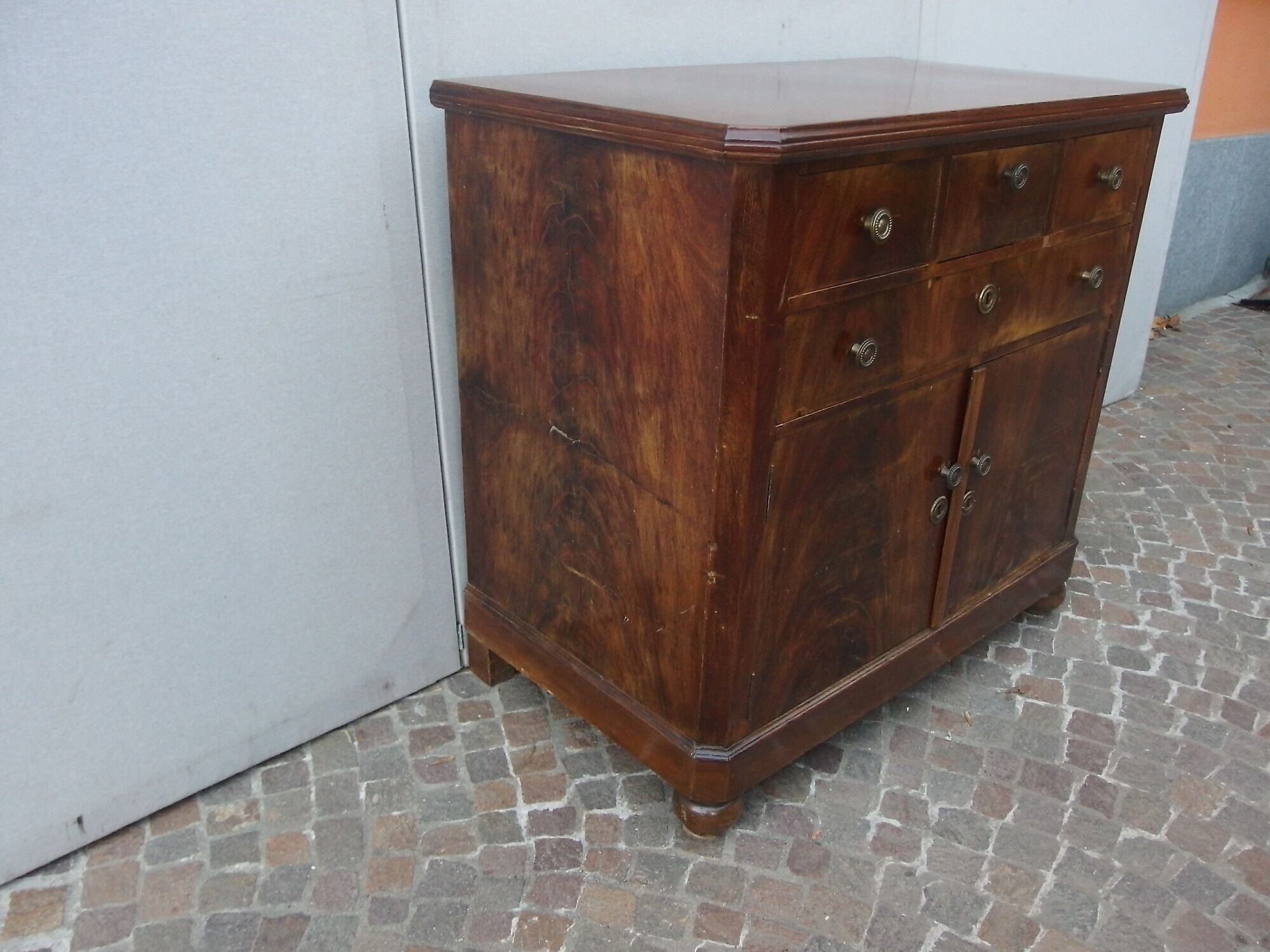 PICCOLO CREDENZINO A DUE PORTE