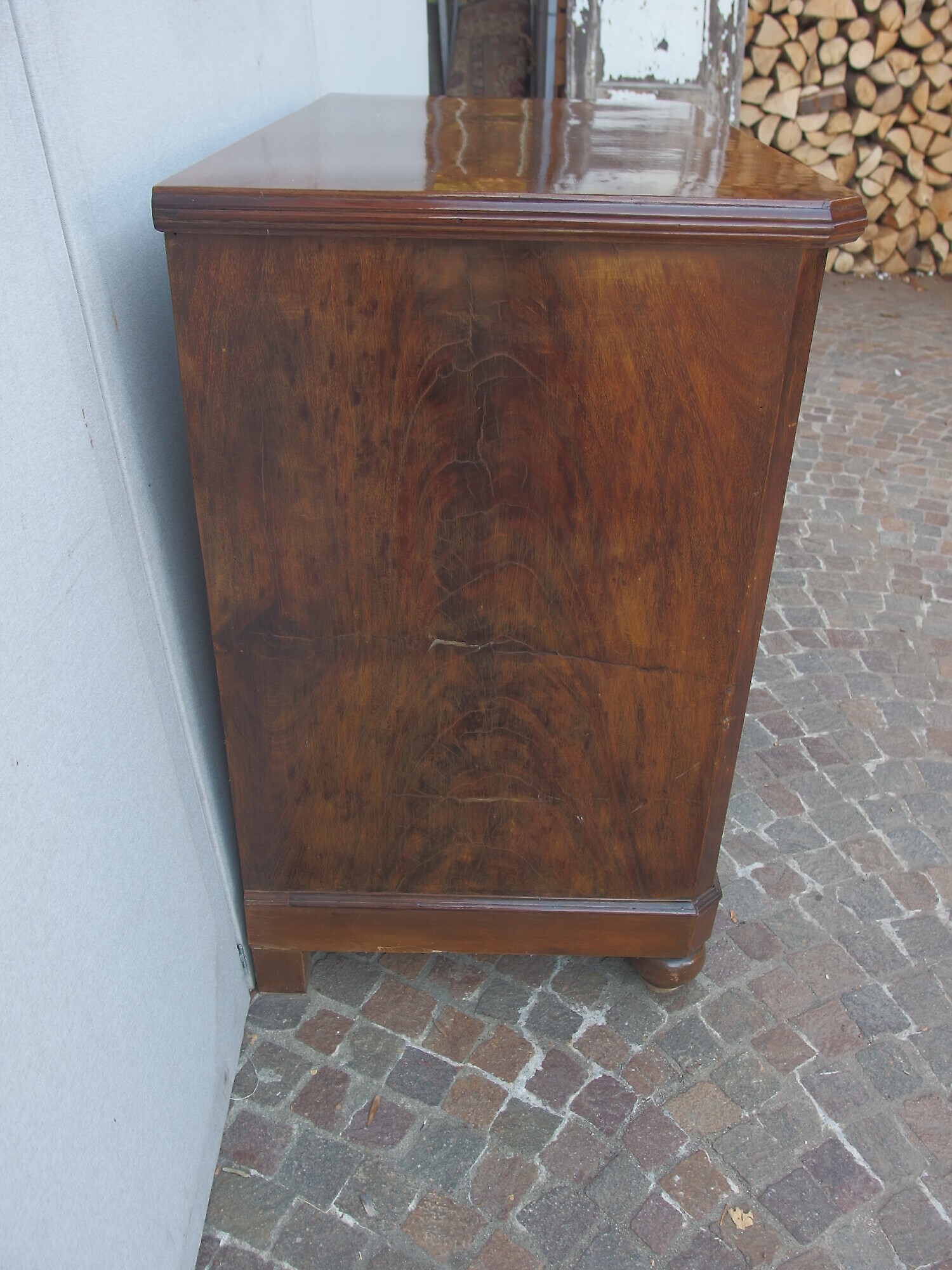 PICCOLO CREDENZINO A DUE PORTE