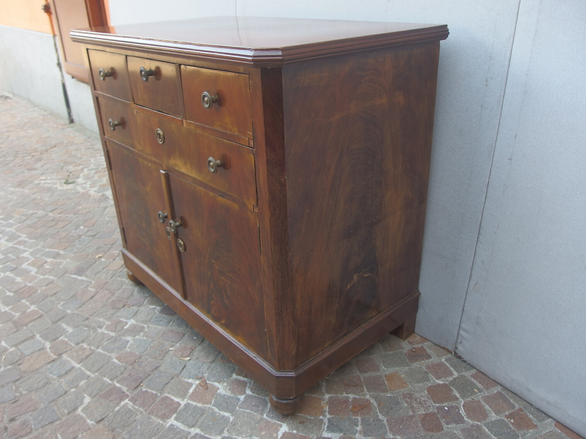 PICCOLO CREDENZINO A DUE PORTE