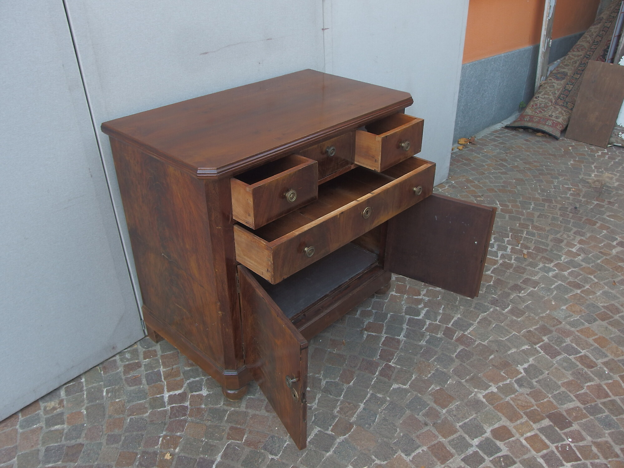 PICCOLO CREDENZINO A DUE PORTE