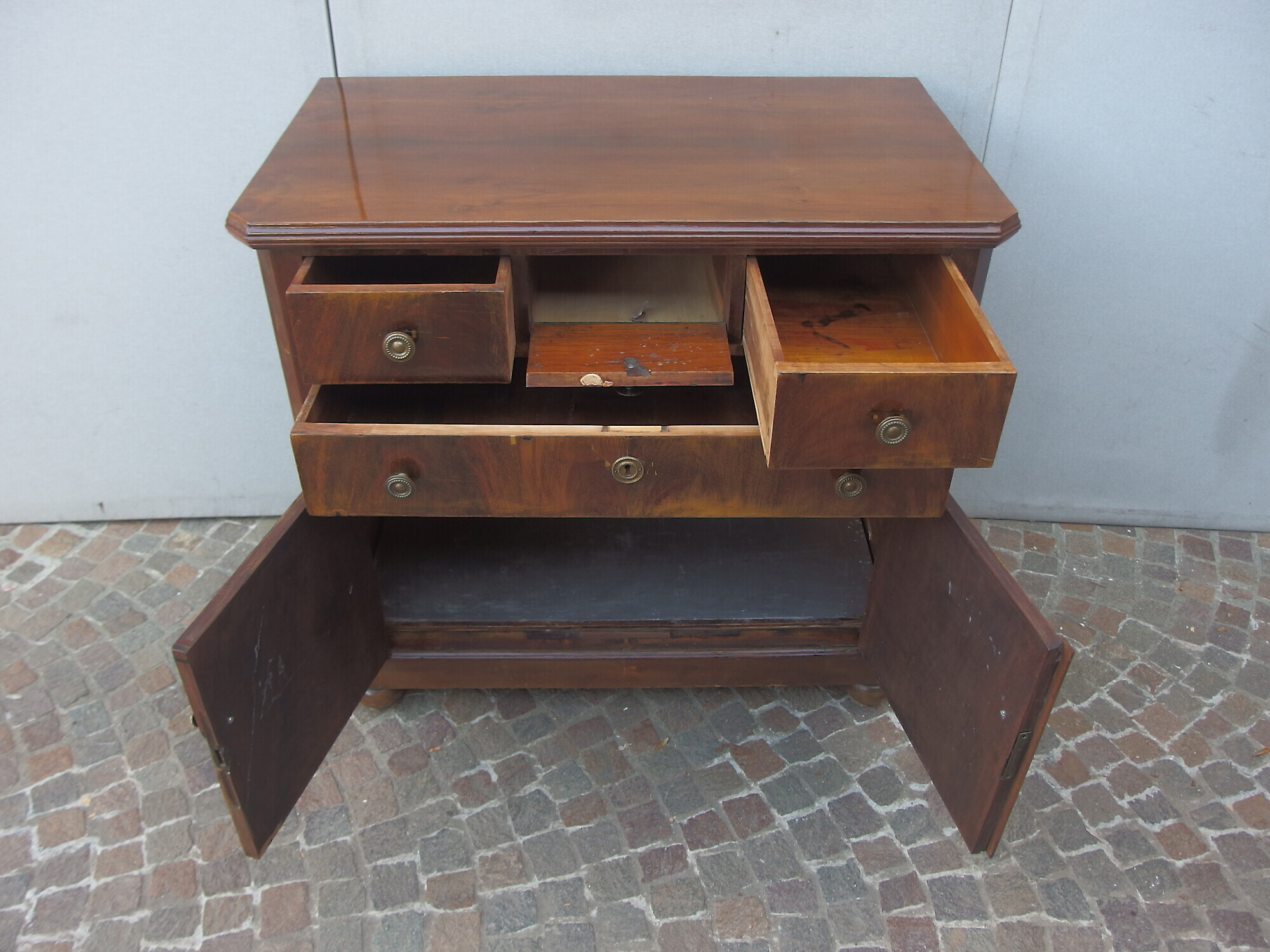 PICCOLO CREDENZINO A DUE PORTE