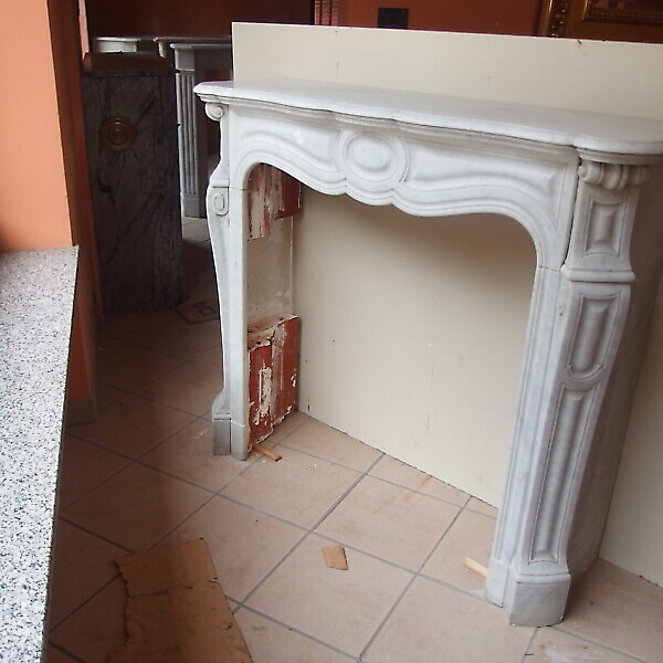 CAMINO BIANCO CARRARA POMPADOUR EPOCA 800 FRANCIA