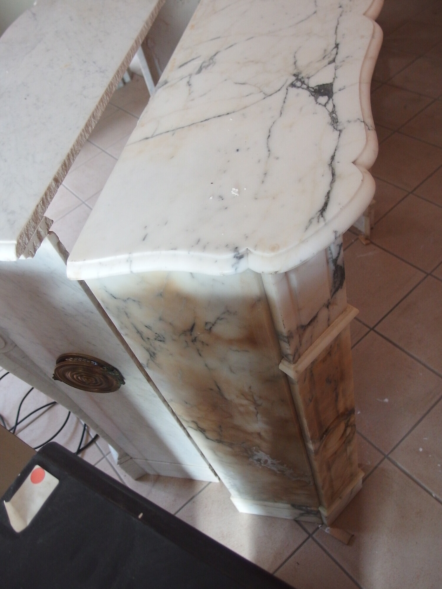 CAMINO SEMPLICE IN MARMO DI CARRARA VENATO FRANCIA