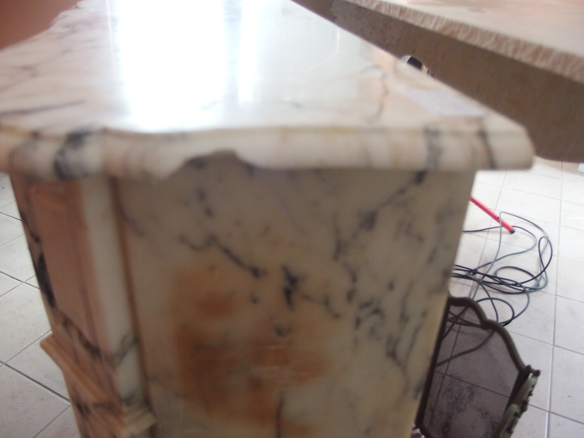 CAMINO SEMPLICE IN MARMO DI CARRARA VENATO FRANCIA