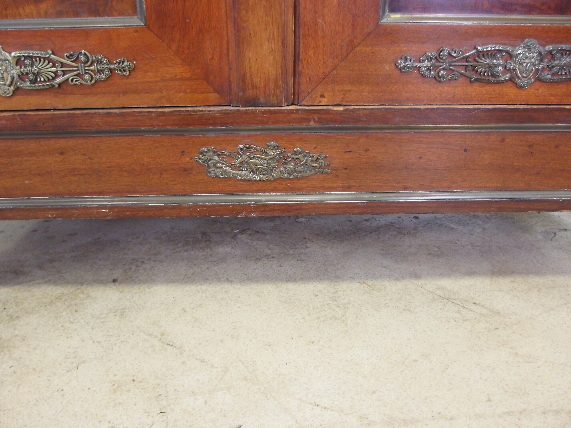 ARMADIO IN NOCE A DUE PORTE STILE IMPERO CON BRONZI EPOCA PRIMI 800 FRANCIA