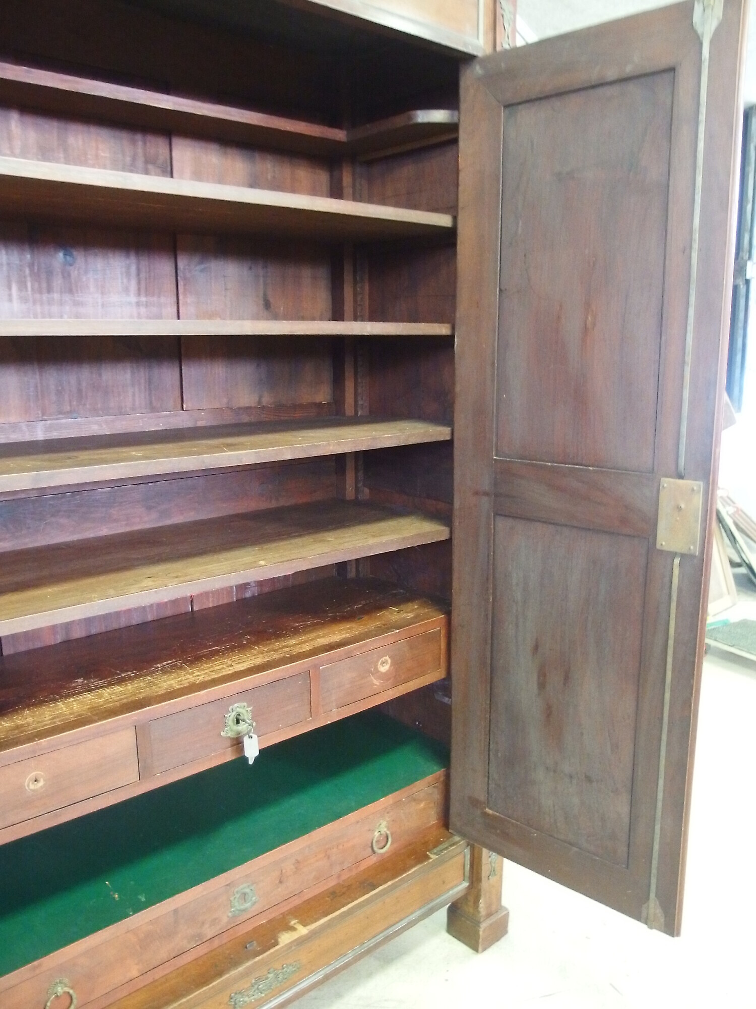 ARMADIO IN NOCE A DUE PORTE STILE IMPERO CON BRONZI EPOCA PRIMI 800 FRANCIA