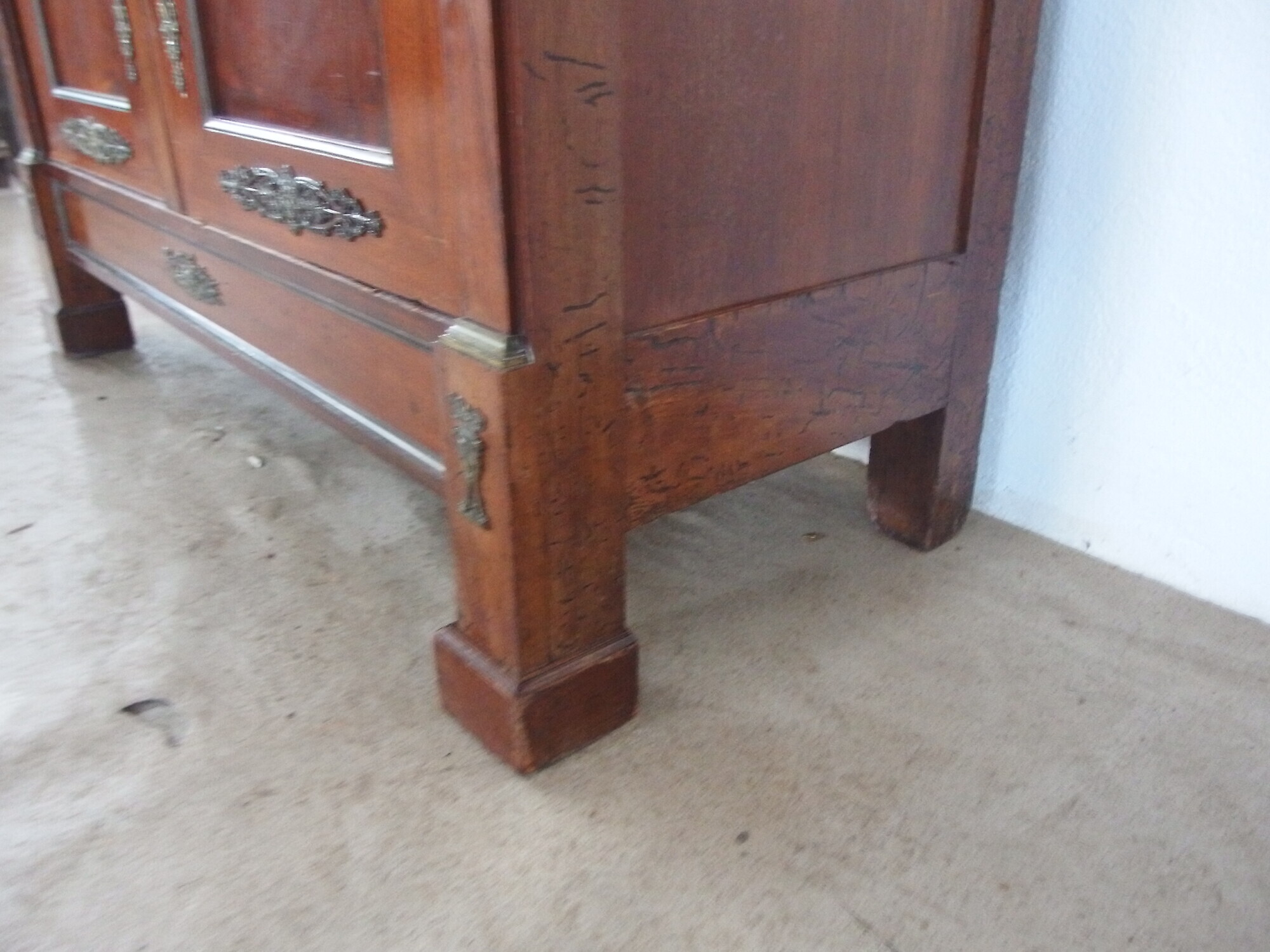 ARMADIO IN NOCE A DUE PORTE STILE IMPERO CON BRONZI EPOCA PRIMI 800 FRANCIA