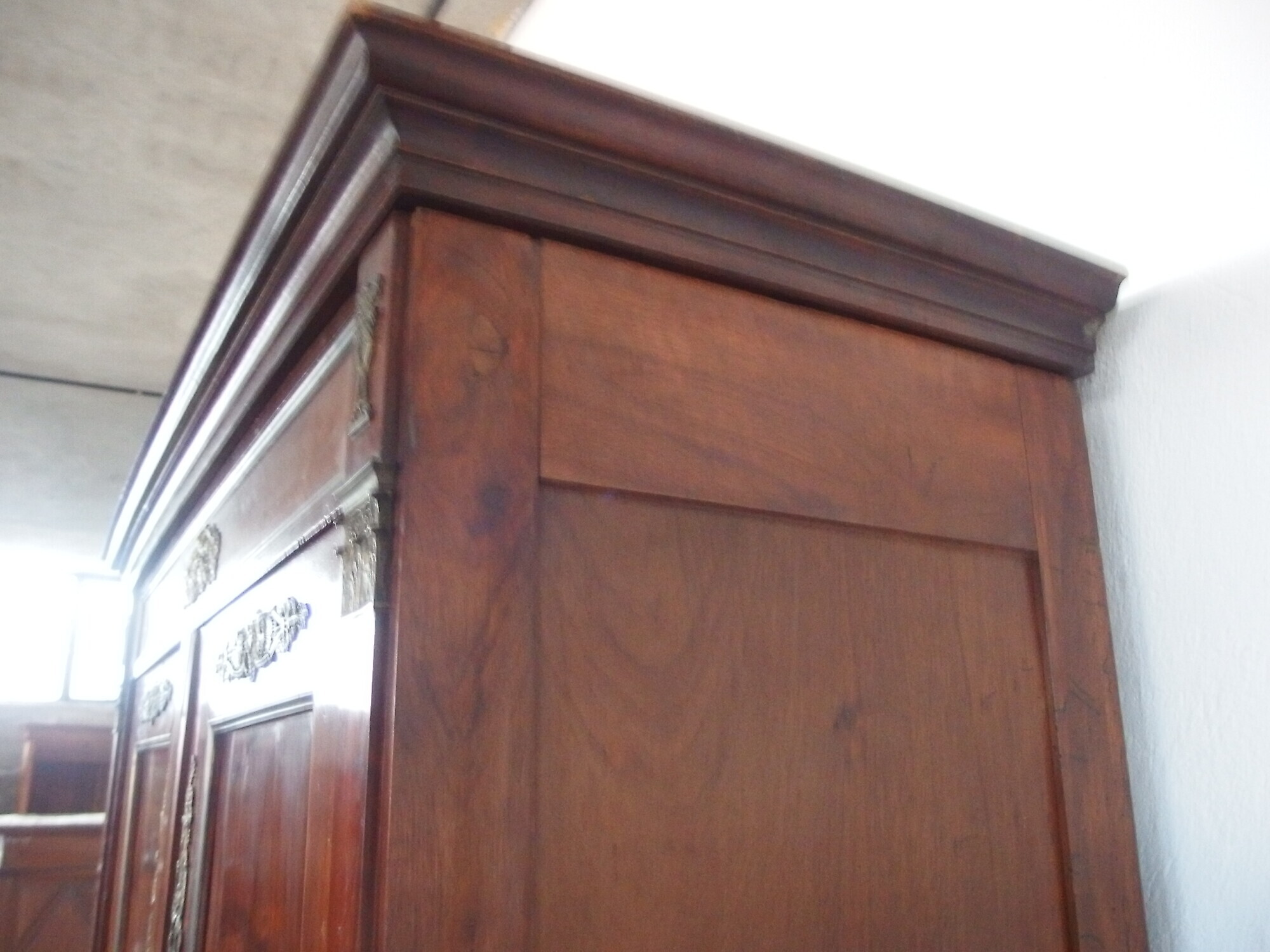 ARMADIO IN NOCE A DUE PORTE STILE IMPERO CON BRONZI EPOCA PRIMI 800 FRANCIA