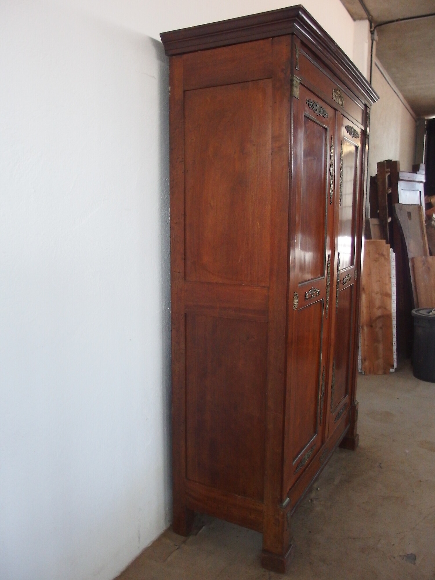 ARMADIO IN NOCE A DUE PORTE STILE IMPERO CON BRONZI EPOCA PRIMI 800 FRANCIA