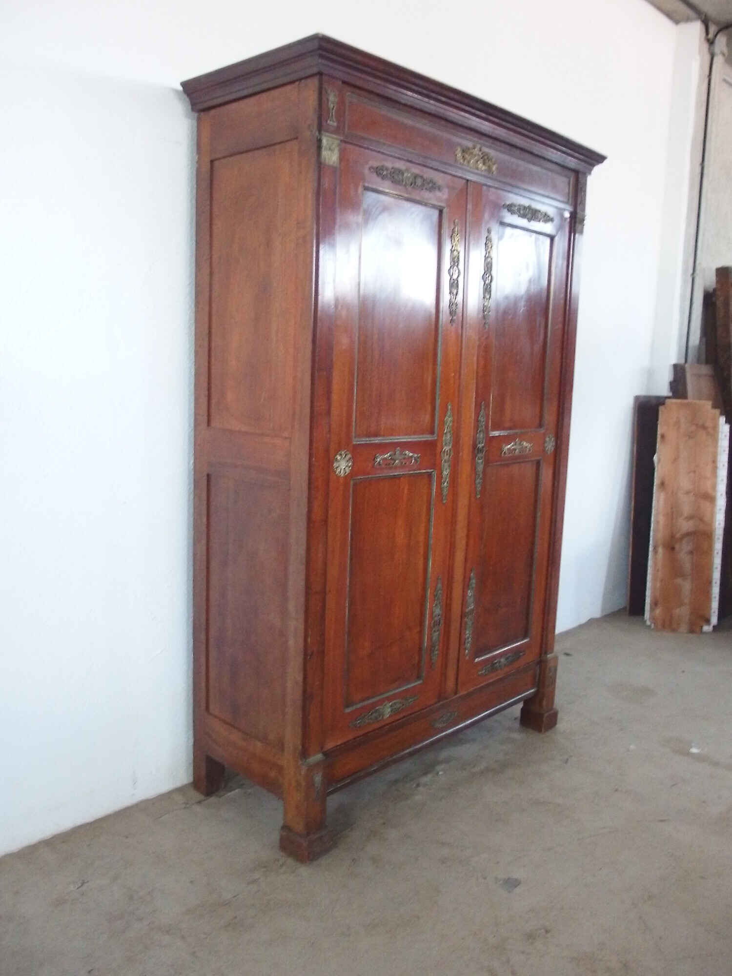 ARMADIO IN NOCE A DUE PORTE STILE IMPERO EPOCA PRIMI 800 FRANCIA