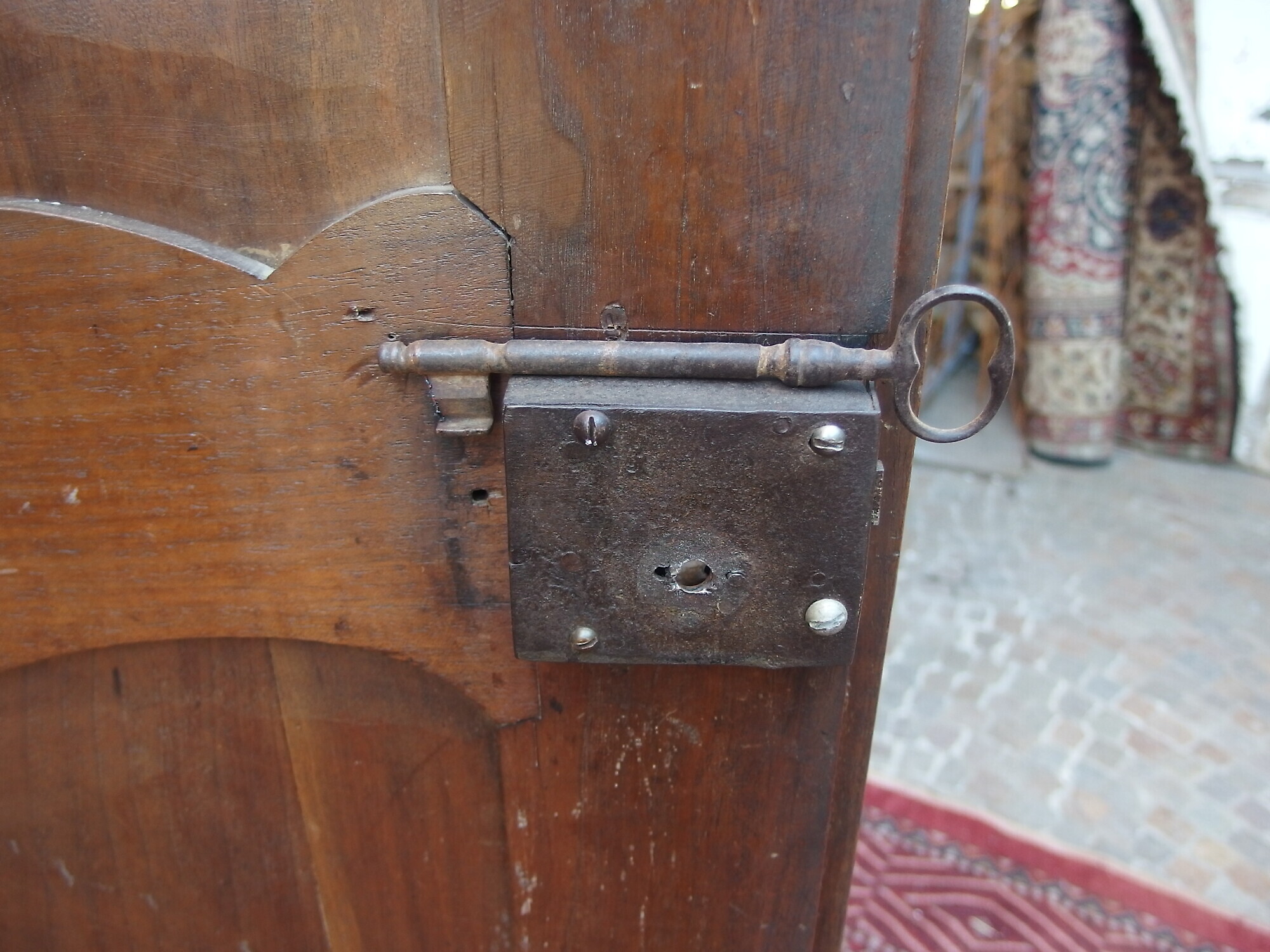 ARMADIO A DUE PORTE IN NOCE STILE PROVENZALE EPOCA 800 FRANCIA