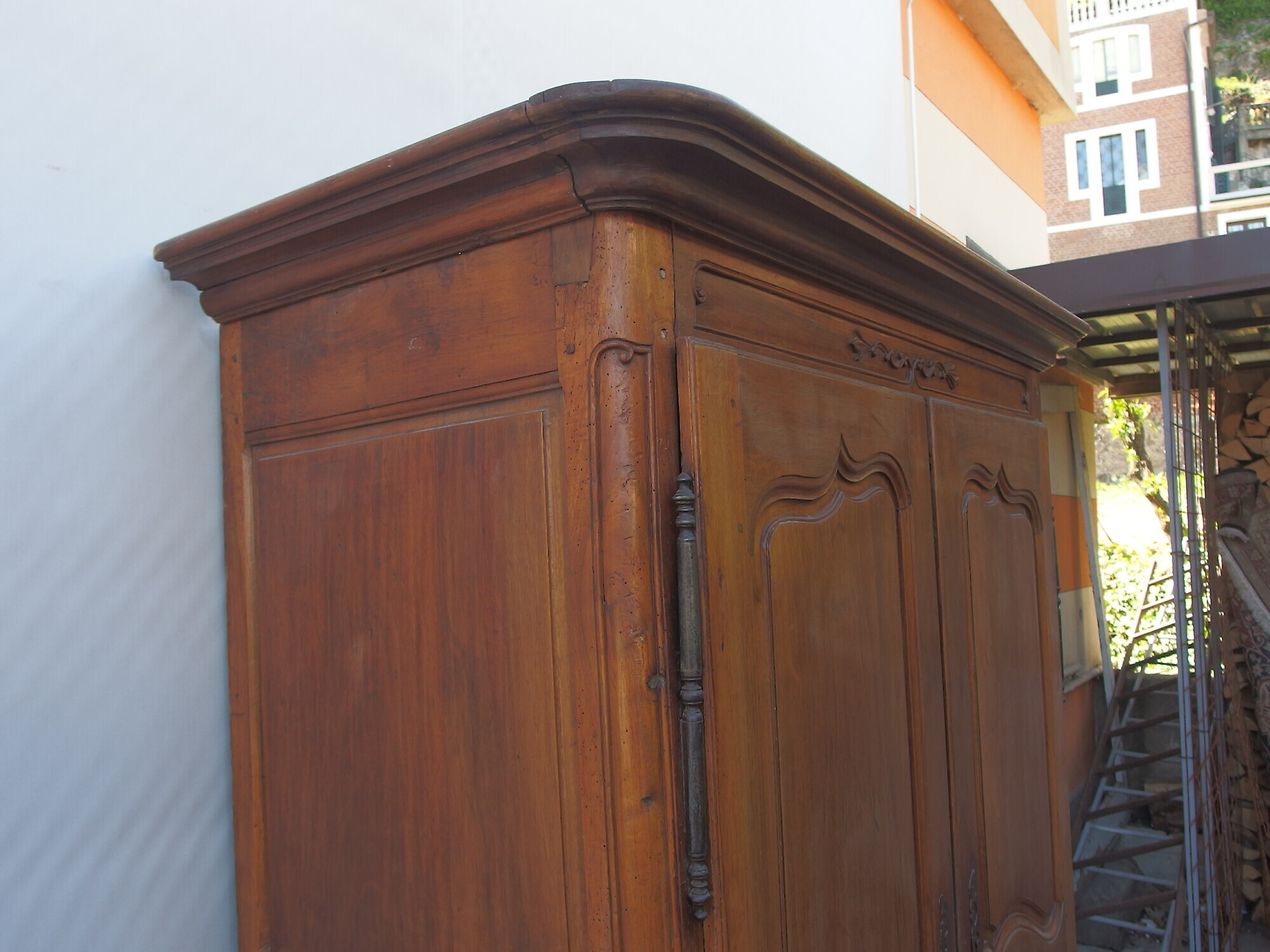 ARMADIO A DUE PORTE IN NOCE STILE PROVENZALE EPOCA 800 FRANCIA