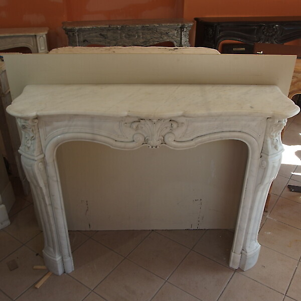 CORNICE DA CAMINO IN MARMO BIANCO DI CARRARA STILE LUIGI XV EPOCA META' 800 FRANCIA