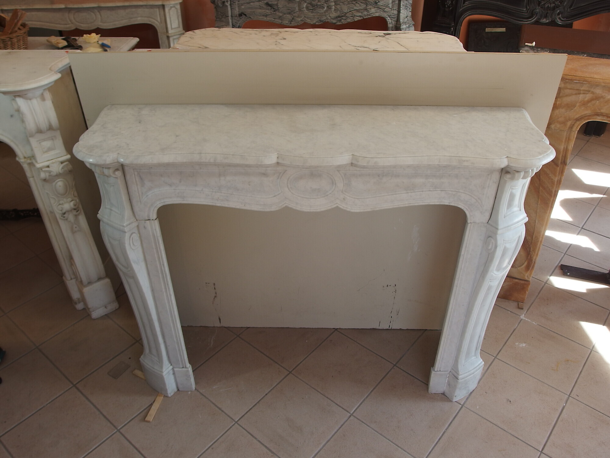 CORNICE DA CAMINO MARMO DI CARRARA EPOCA META' 800 POMPADOUR FRANCIA