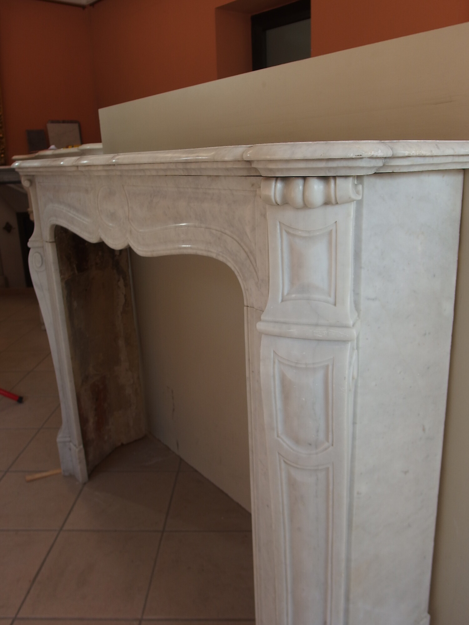 CORNICE DA CAMINO MARMO DI CARRARA EPOCA META' 800 POMPADOUR FRANCIA