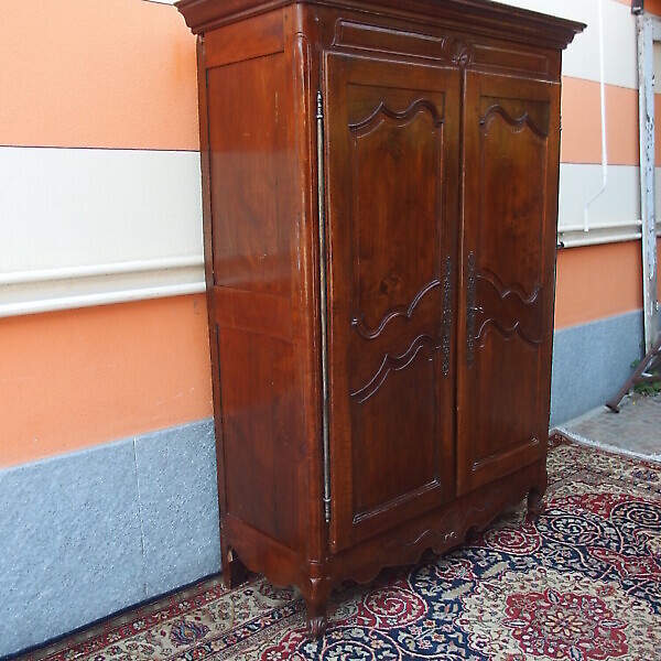 PICCOLO ARMADIO IN NOCE A DUE PORTE STILE PROVENZALE EPOCA 800 FRANCIA